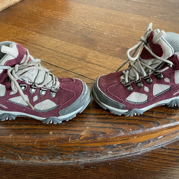 Hi Tec hiking boots. Little Kids size 12 - Picture 4 of 6